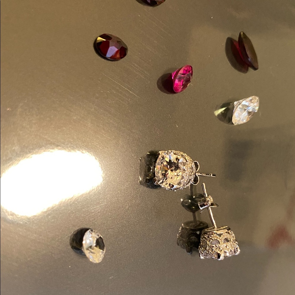 Sterling Silver Stamped Round brilliant crown set earrings @1.5 ct each CZ - Picture 1 of 8